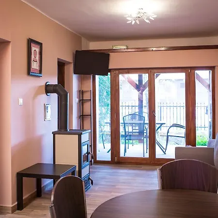 Negy Evszak Apartmanhaz Mezőkövesd