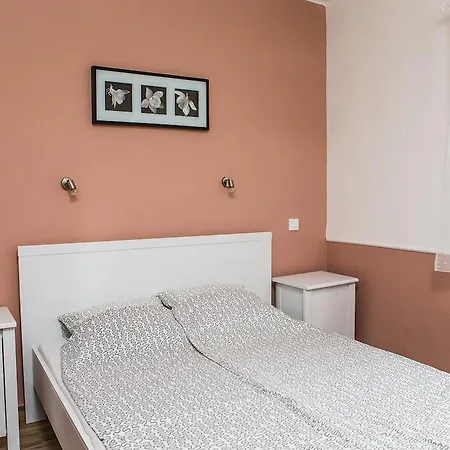Negy Evszak Apartmanhaz