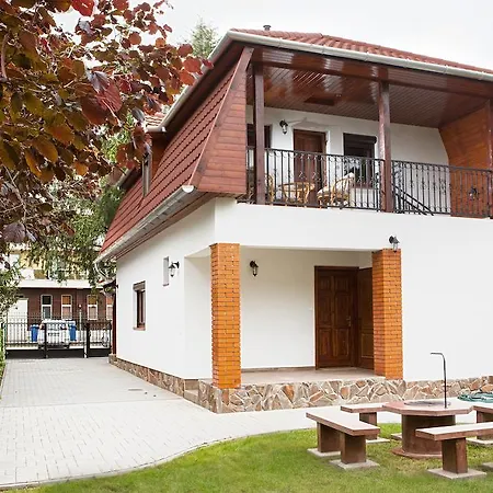 Appartement Negy Evszak Apartmanhaz