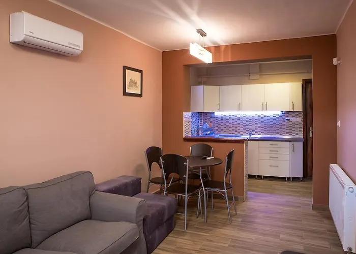 Lägenhet Negy Evszak Apartmanhaz Mezőkövesd